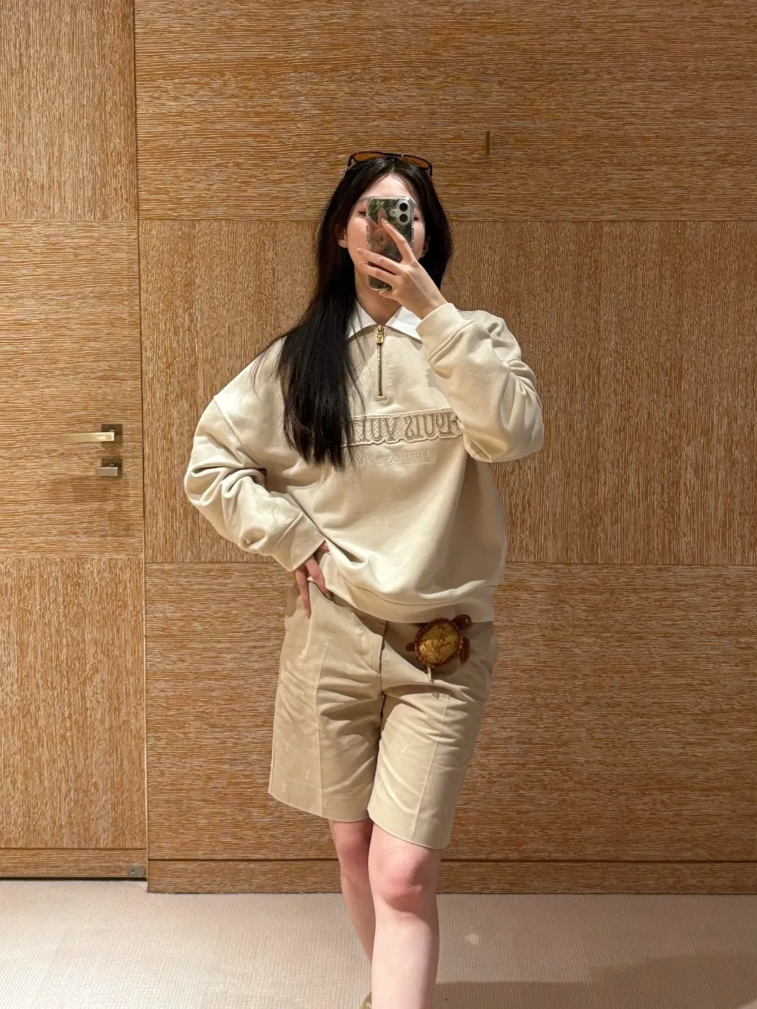 Louis Vuitton/Louis Vuitton 25Fw letter embroidered white lapel half-zip sweatshirt